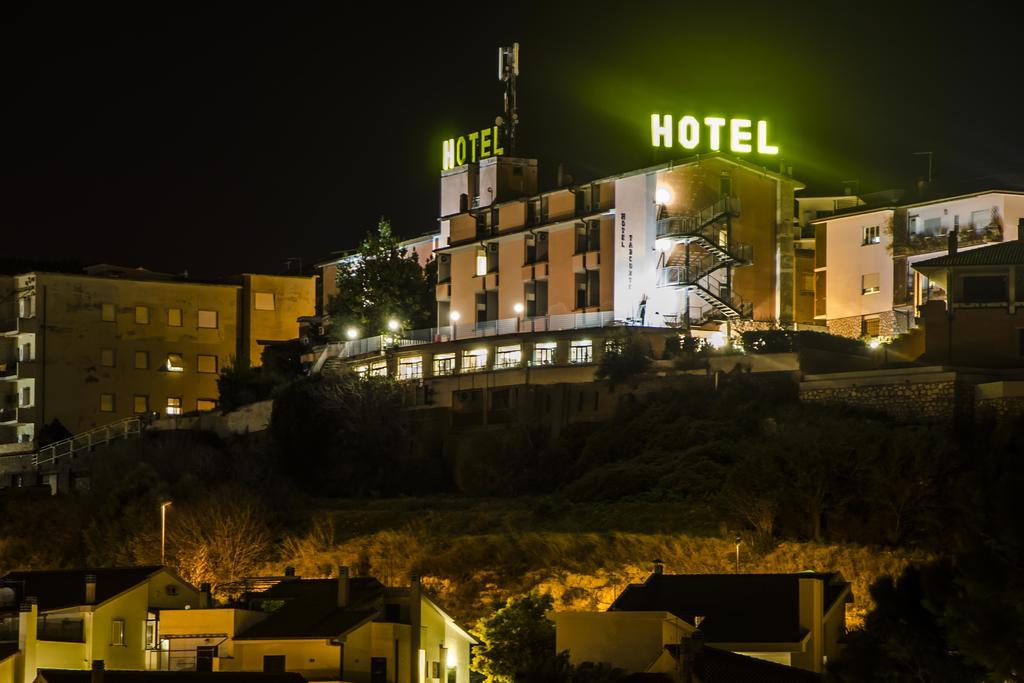 Hotel Tarconte Tarquinia Bagian luar foto