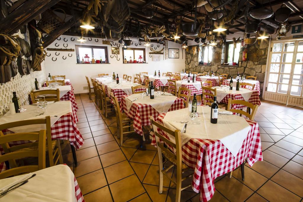 Hotel Tarconte Tarquinia Bagian luar foto