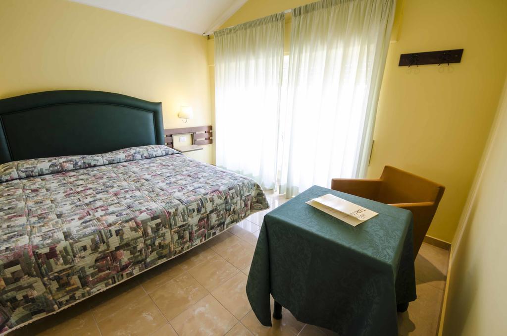 Hotel Tarconte Tarquinia Bagian luar foto
