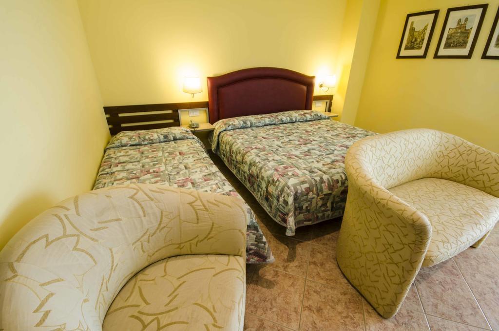 Hotel Tarconte Tarquinia Bagian luar foto