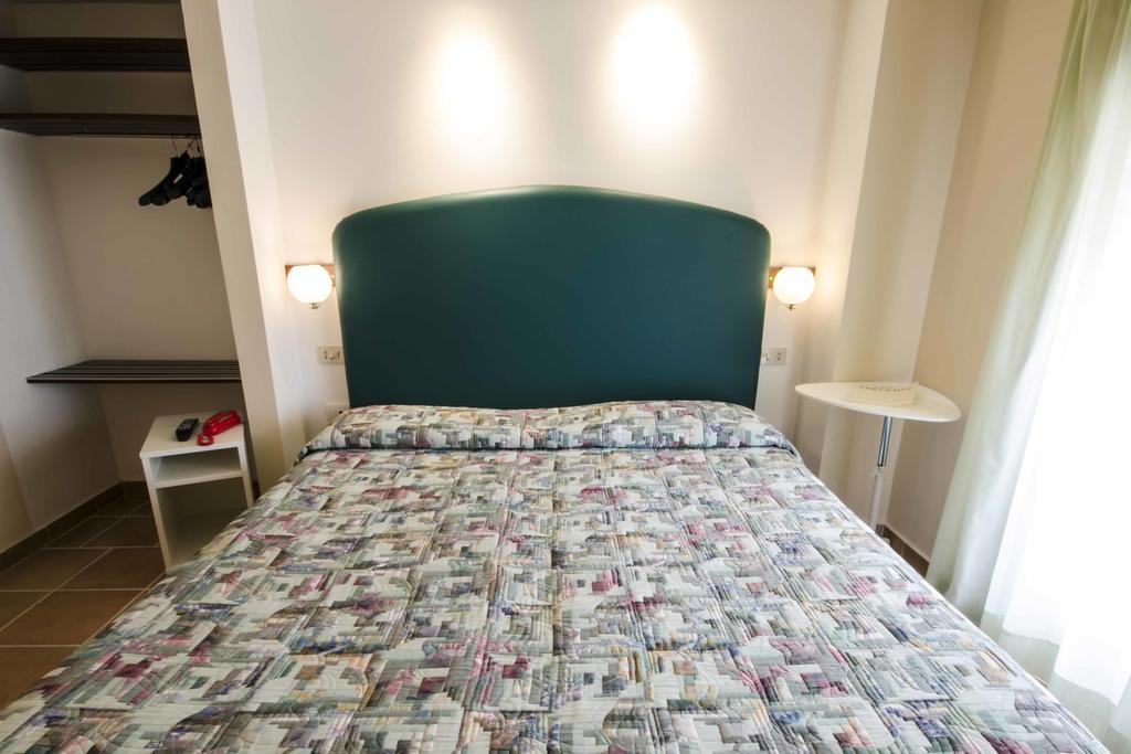 Hotel Tarconte Tarquinia Bagian luar foto