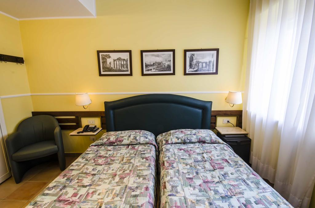 Hotel Tarconte Tarquinia Bagian luar foto