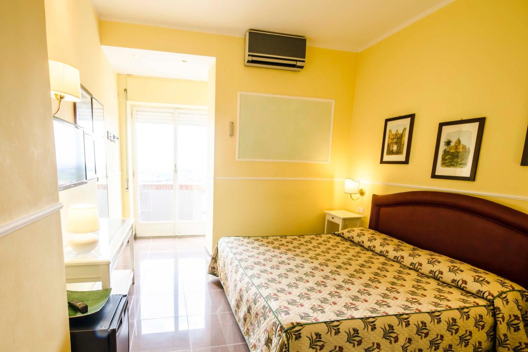 Hotel Tarconte Tarquinia Bagian luar foto