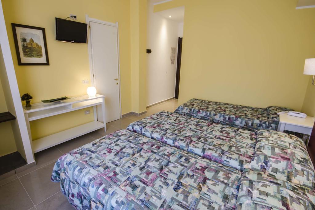 Hotel Tarconte Tarquinia Bagian luar foto