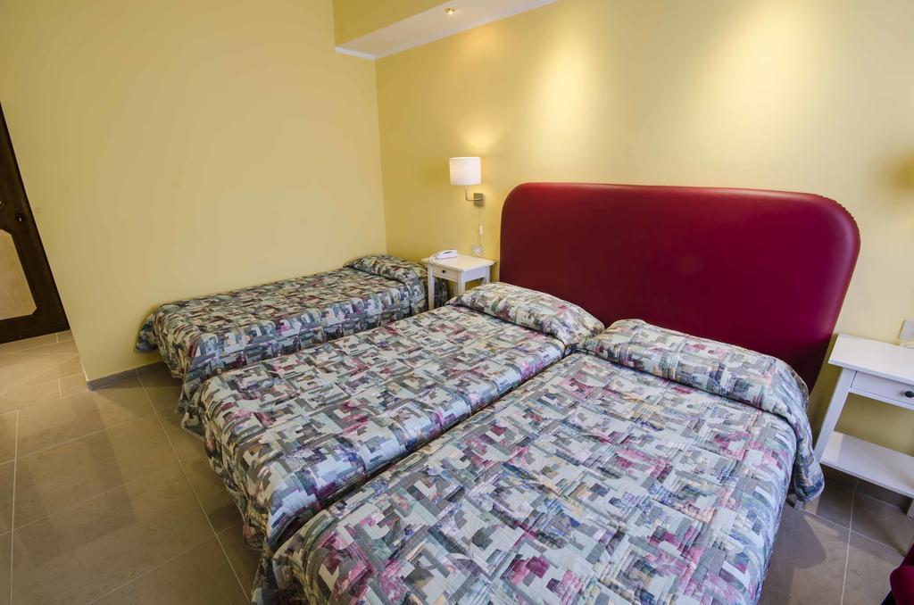 Hotel Tarconte Tarquinia Bagian luar foto